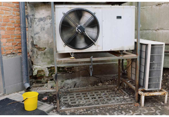 ¿Qué potencia debe tener un ventilador de pared para cultivos?