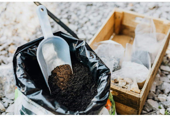 Types of Fertilizers: A Complete Guide to Boost Indoor Growing Performance